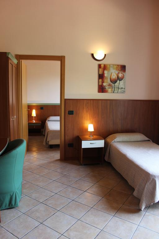 Villa Giglio Arsago Seprio Room photo
